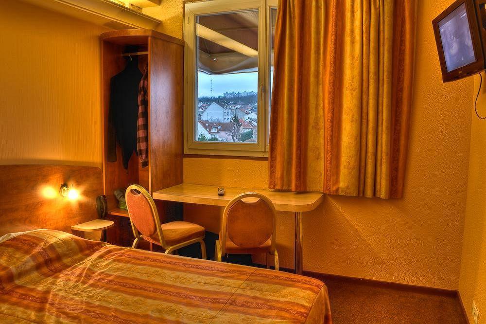 Le Cheval Noir Hotel Paris Pantin Εξωτερικό φωτογραφία