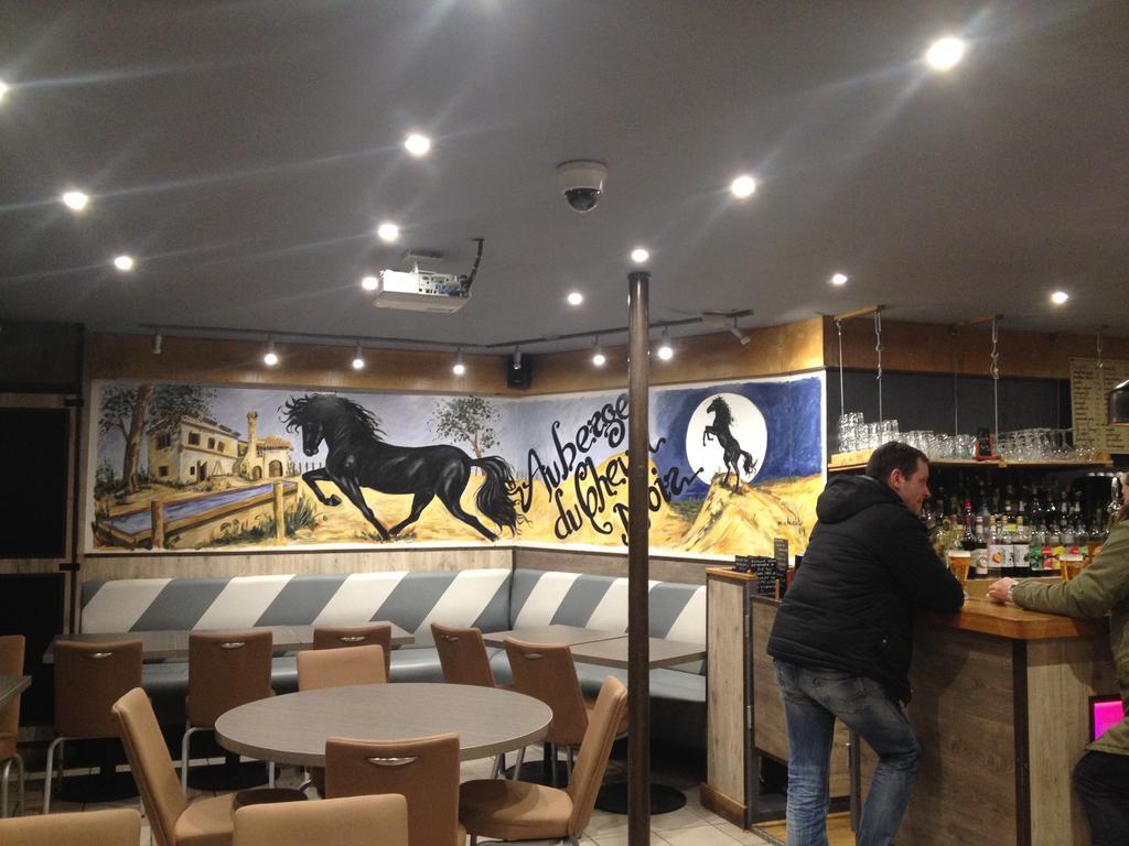 Le Cheval Noir Hotel Paris Pantin Εξωτερικό φωτογραφία