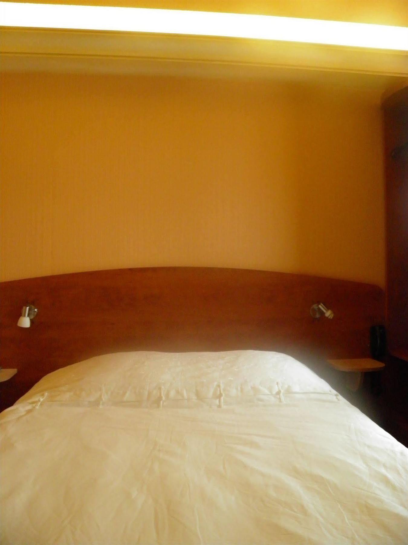 Le Cheval Noir Hotel Paris Pantin Εξωτερικό φωτογραφία