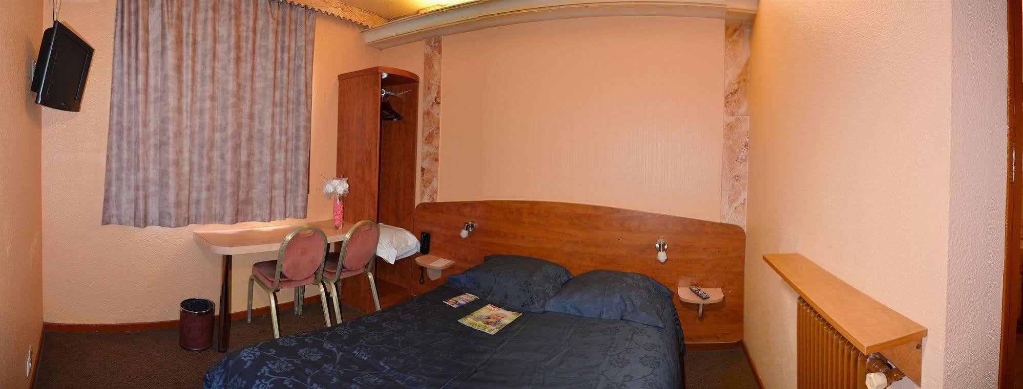 Le Cheval Noir Hotel Paris Pantin Εξωτερικό φωτογραφία
