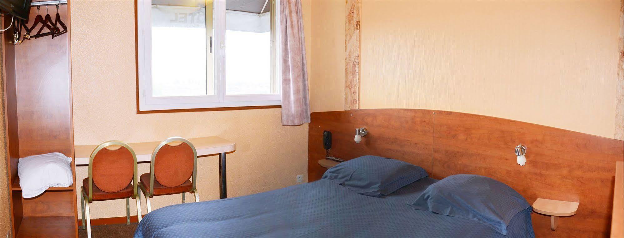 Le Cheval Noir Hotel Paris Pantin Εξωτερικό φωτογραφία